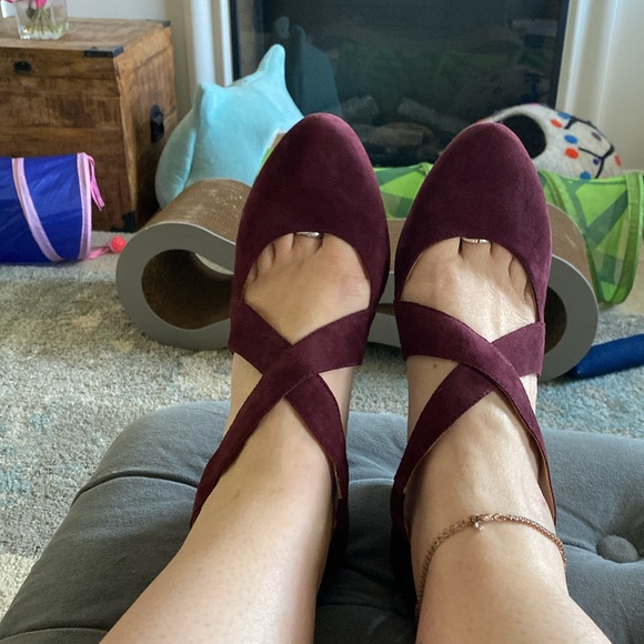 Easy spirit burgundy suede heels with crossover Velcro strap - Picture 13 of 15